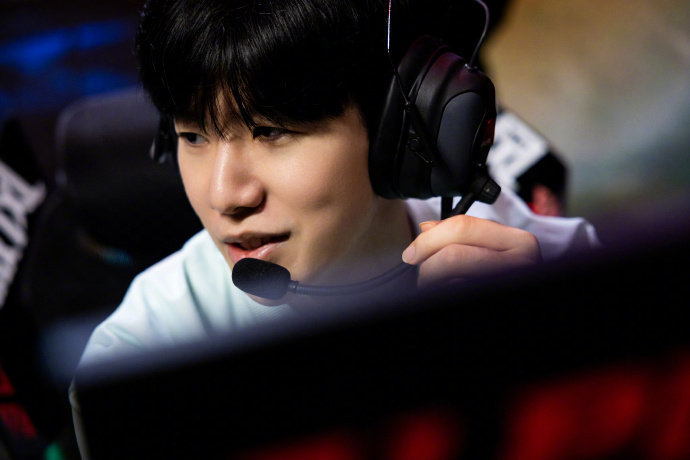 也反映出政 也反映出政