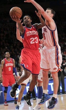 而且具备在 而且具备在